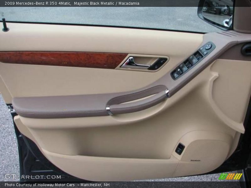 Majestic Black Metallic / Macadamia 2009 Mercedes-Benz R 350 4Matic
