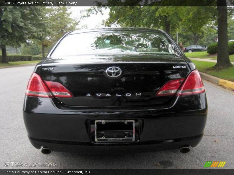 Black / Ivory 2006 Toyota Avalon Limited