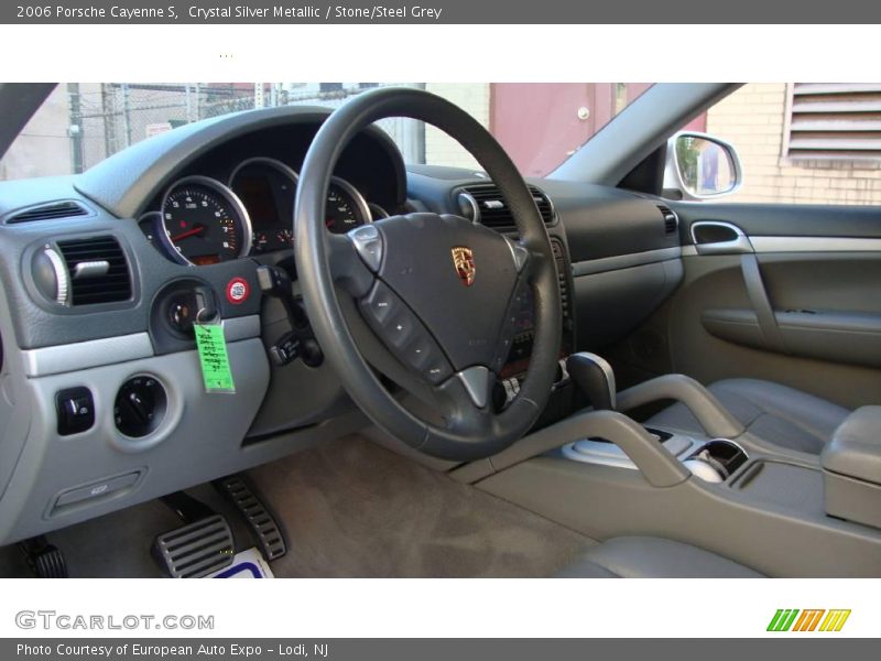 Dashboard of 2006 Cayenne S
