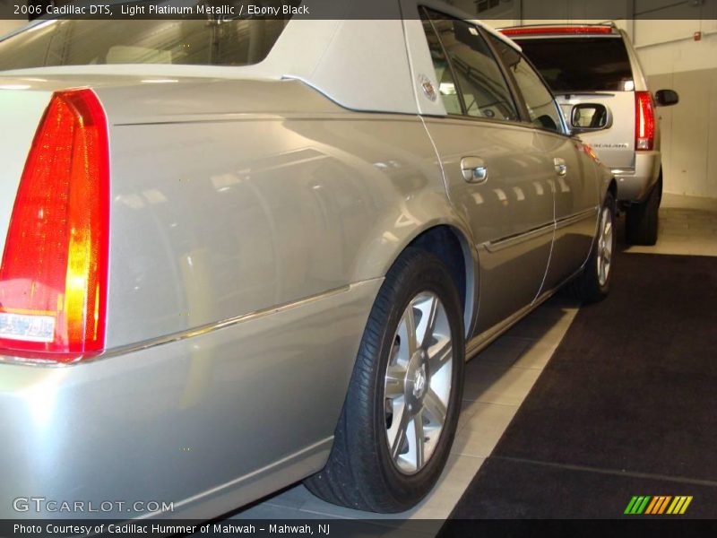 Light Platinum Metallic / Ebony Black 2006 Cadillac DTS