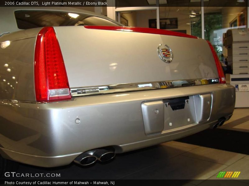 Light Platinum Metallic / Ebony Black 2006 Cadillac DTS