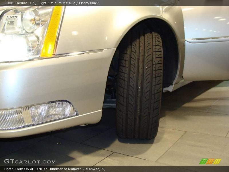 Light Platinum Metallic / Ebony Black 2006 Cadillac DTS