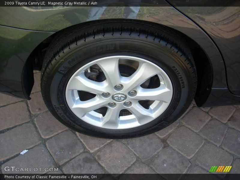 Magnetic Gray Metallic / Ash 2009 Toyota Camry LE
