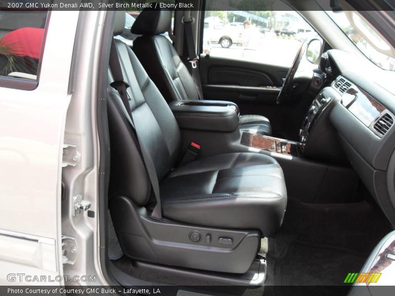 Silver Birch Metallic / Ebony Black 2007 GMC Yukon Denali AWD