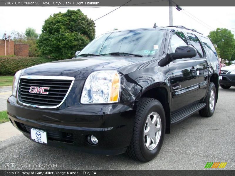 Onyx Black / Light Titanium 2007 GMC Yukon SLT 4x4