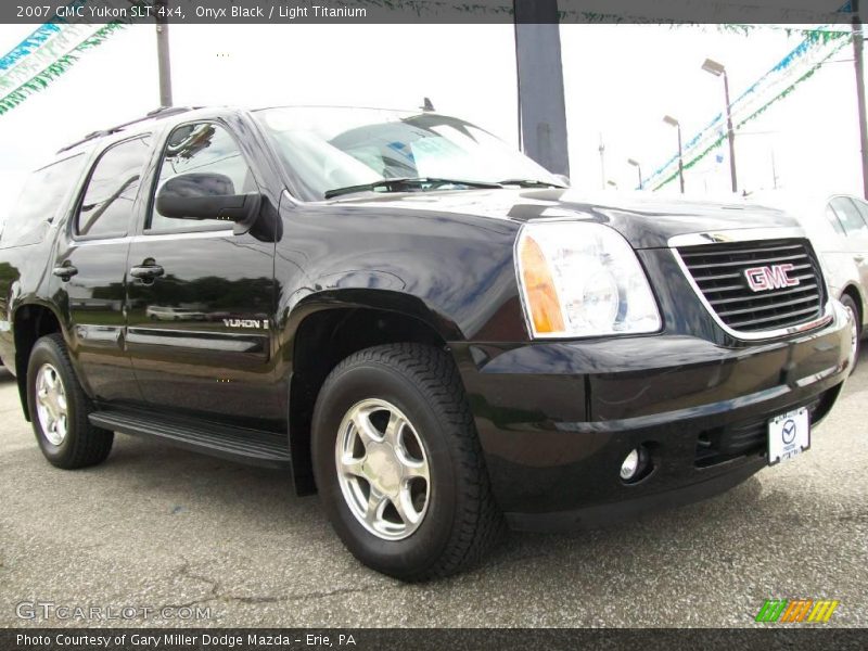 Onyx Black / Light Titanium 2007 GMC Yukon SLT 4x4