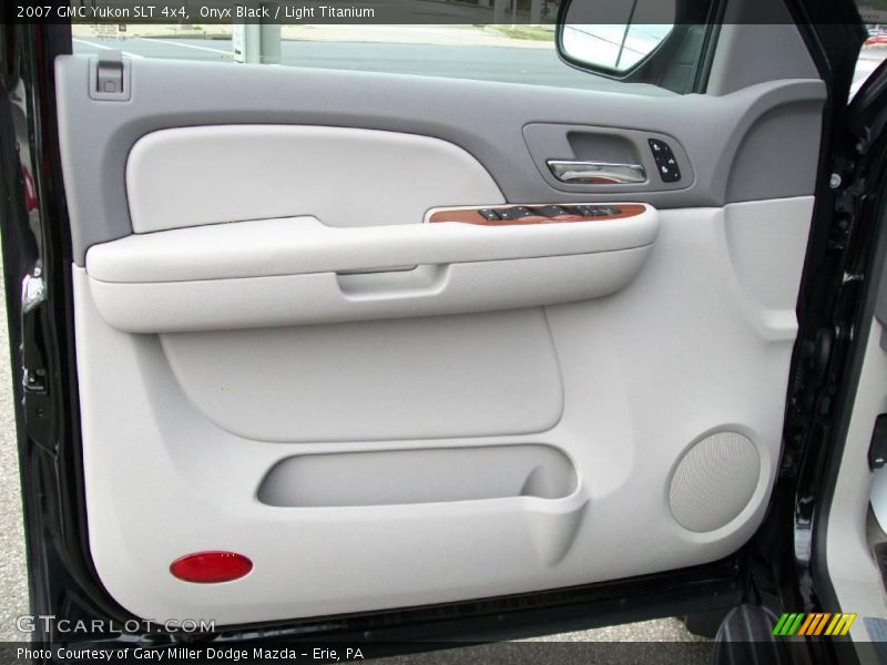 Onyx Black / Light Titanium 2007 GMC Yukon SLT 4x4