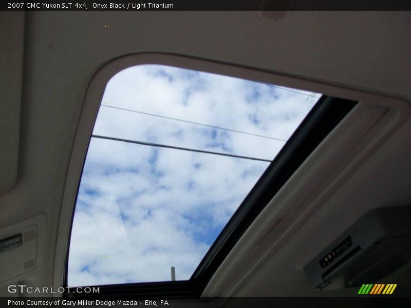 Onyx Black / Light Titanium 2007 GMC Yukon SLT 4x4