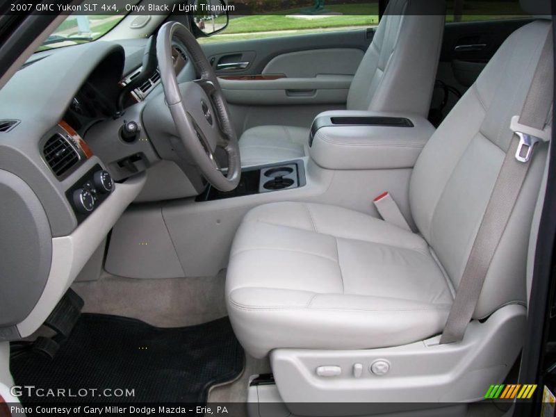Onyx Black / Light Titanium 2007 GMC Yukon SLT 4x4