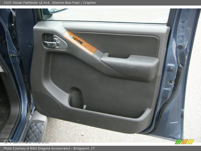 Silverton Blue Pearl / Graphite 2005 Nissan Pathfinder LE 4x4