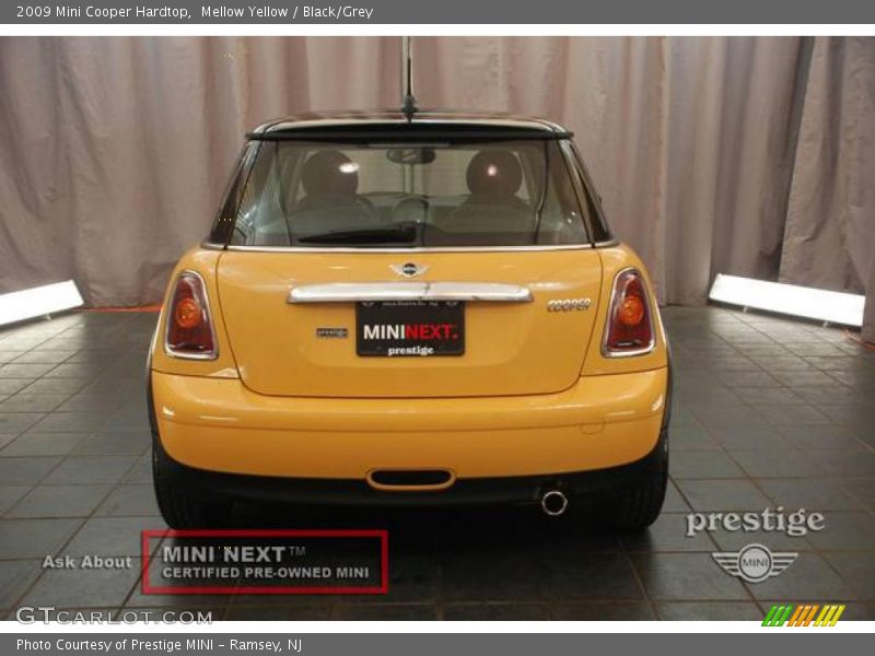 Mellow Yellow / Black/Grey 2009 Mini Cooper Hardtop