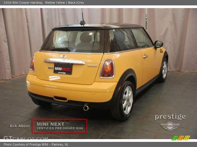 Mellow Yellow / Black/Grey 2009 Mini Cooper Hardtop