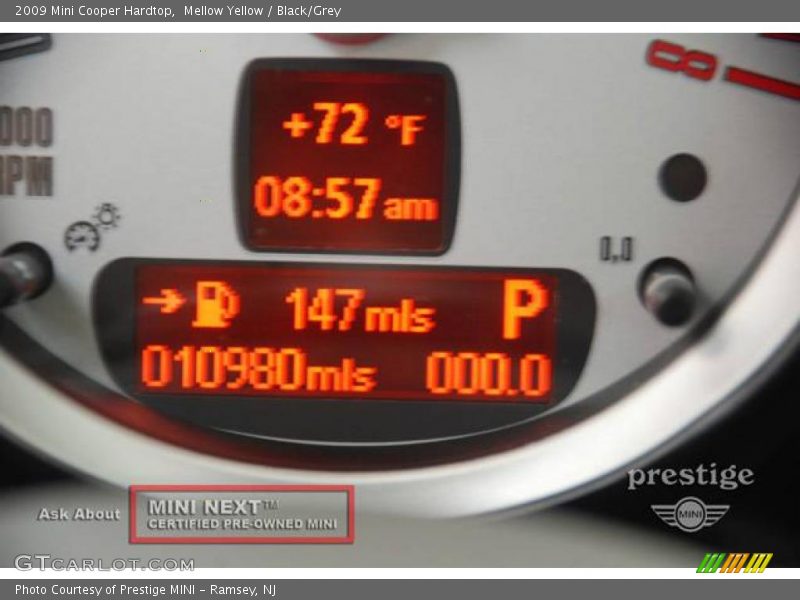 Mellow Yellow / Black/Grey 2009 Mini Cooper Hardtop