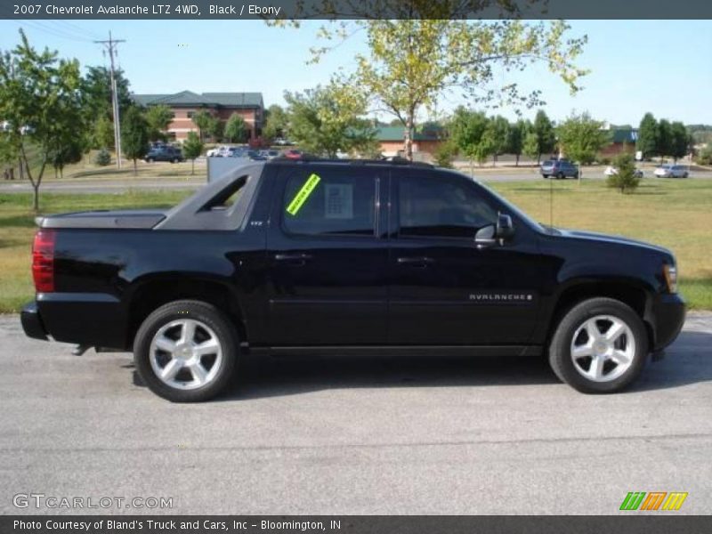 Black / Ebony 2007 Chevrolet Avalanche LTZ 4WD
