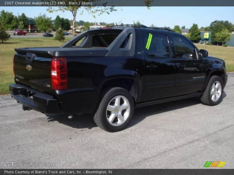 Black / Ebony 2007 Chevrolet Avalanche LTZ 4WD