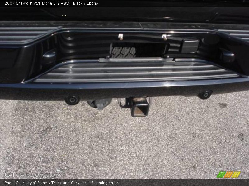 Black / Ebony 2007 Chevrolet Avalanche LTZ 4WD