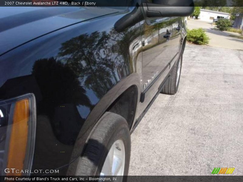 Black / Ebony 2007 Chevrolet Avalanche LTZ 4WD