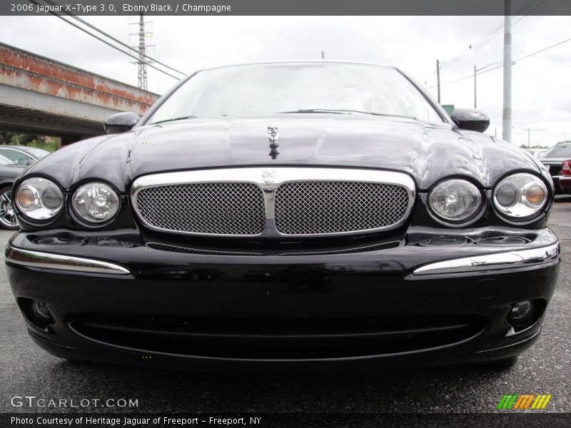 Ebony Black / Champagne 2006 Jaguar X-Type 3.0