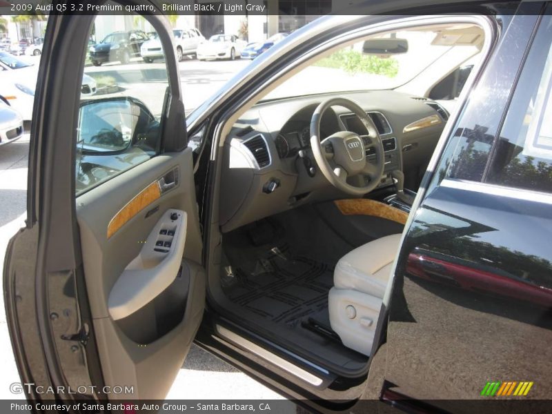 Brilliant Black / Light Gray 2009 Audi Q5 3.2 Premium quattro