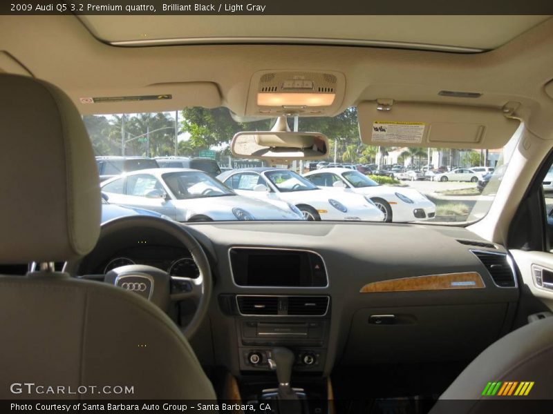 Brilliant Black / Light Gray 2009 Audi Q5 3.2 Premium quattro