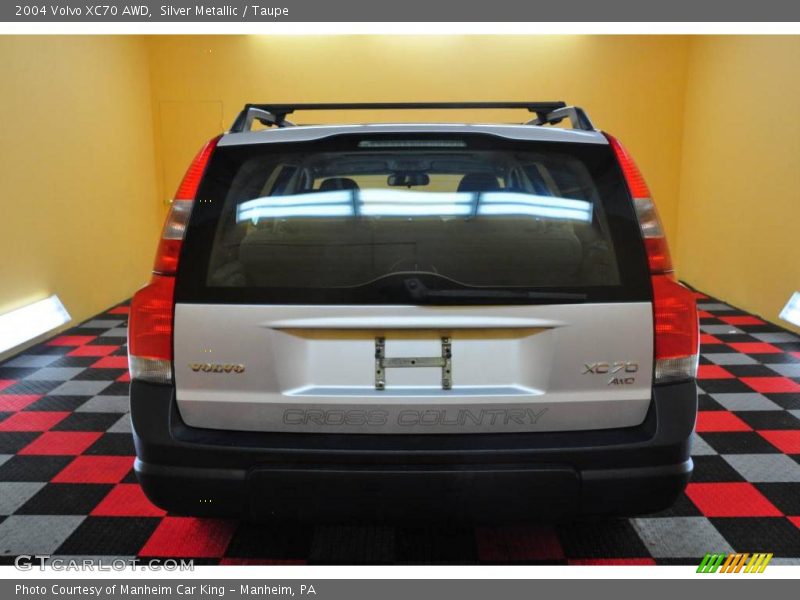 Silver Metallic / Taupe 2004 Volvo XC70 AWD