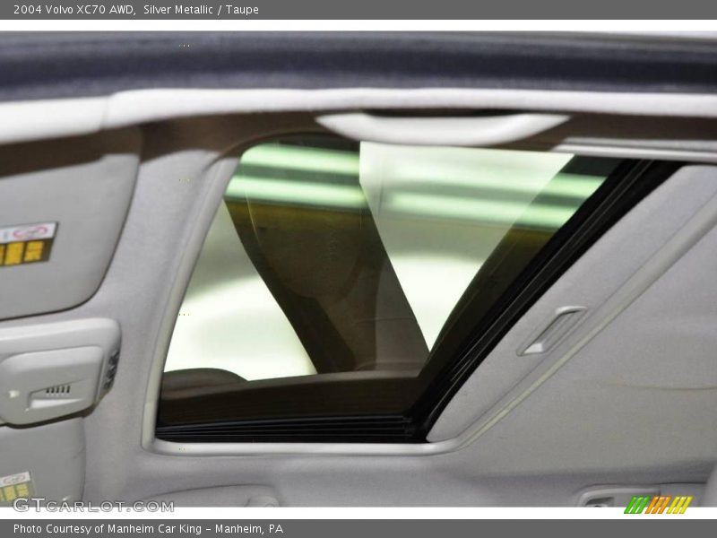Silver Metallic / Taupe 2004 Volvo XC70 AWD