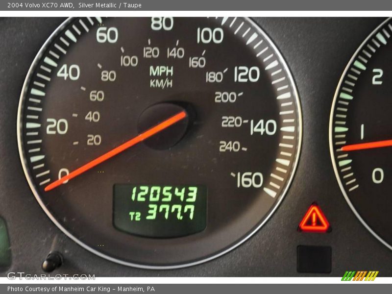 Silver Metallic / Taupe 2004 Volvo XC70 AWD