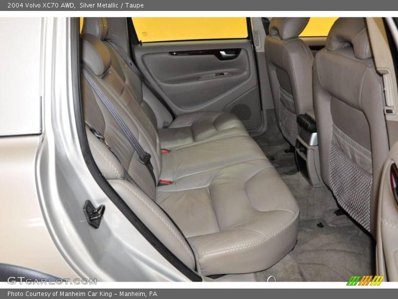 Silver Metallic / Taupe 2004 Volvo XC70 AWD