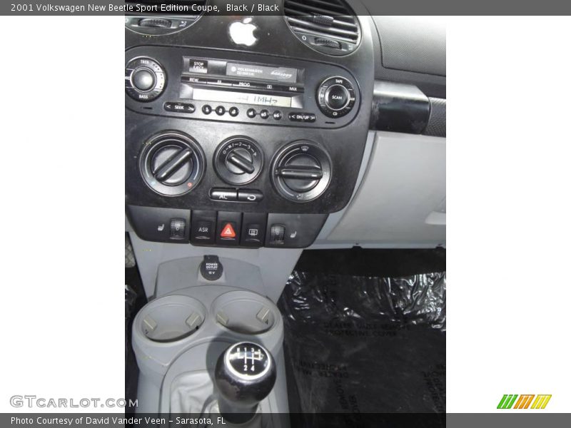 Black / Black 2001 Volkswagen New Beetle Sport Edition Coupe