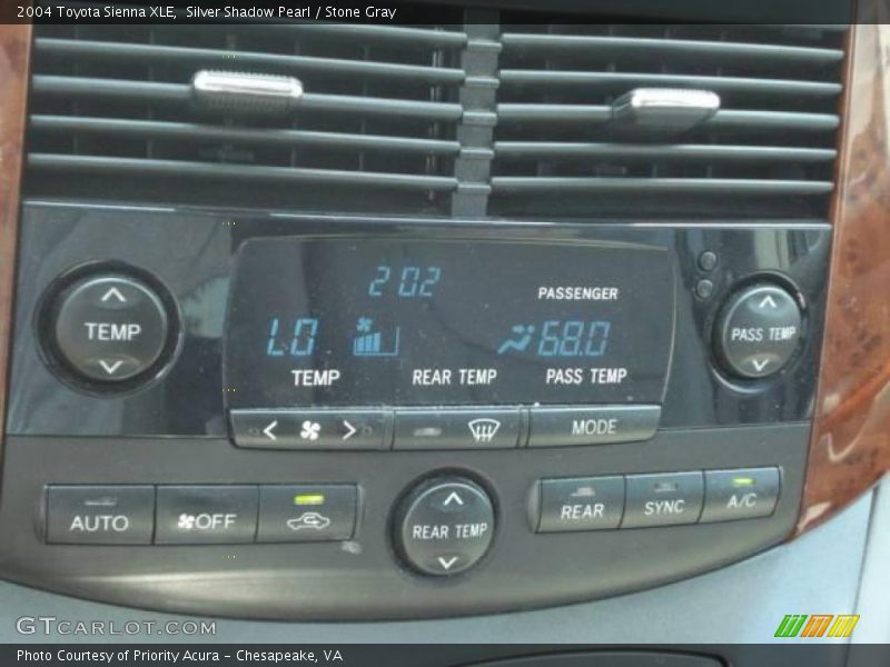 Silver Shadow Pearl / Stone Gray 2004 Toyota Sienna XLE