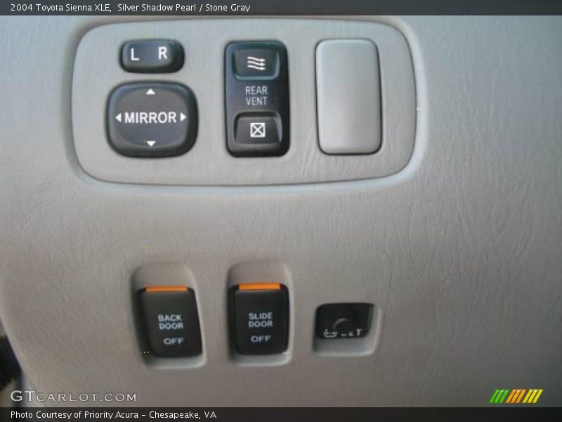Silver Shadow Pearl / Stone Gray 2004 Toyota Sienna XLE