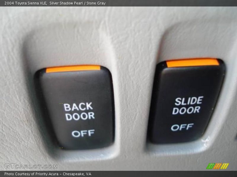 Silver Shadow Pearl / Stone Gray 2004 Toyota Sienna XLE