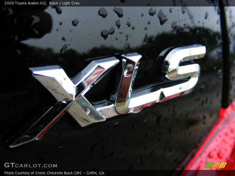 Black / Light Gray 2009 Toyota Avalon XLS