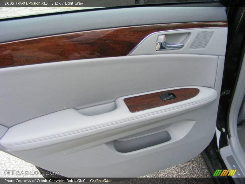 Black / Light Gray 2009 Toyota Avalon XLS