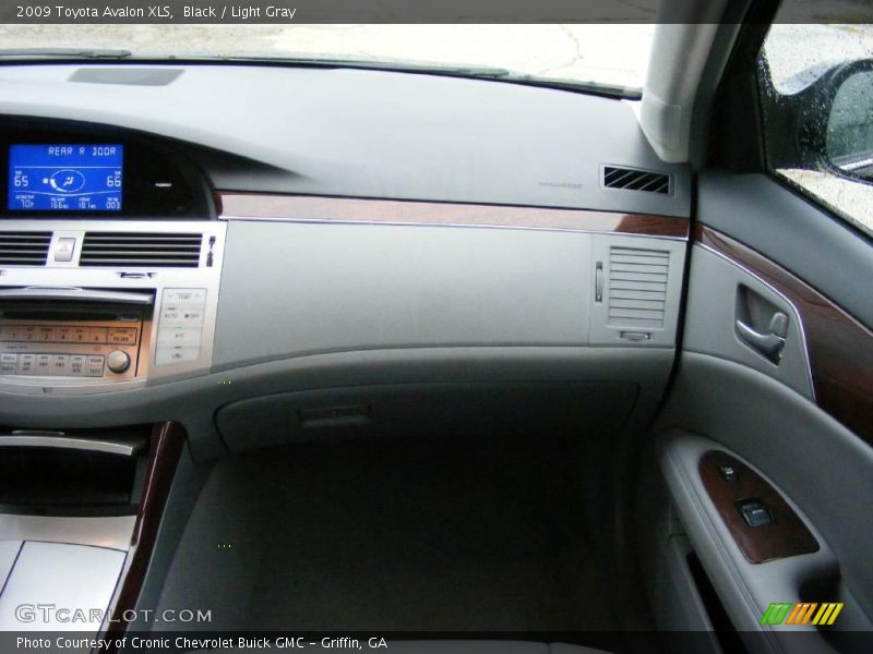 Black / Light Gray 2009 Toyota Avalon XLS