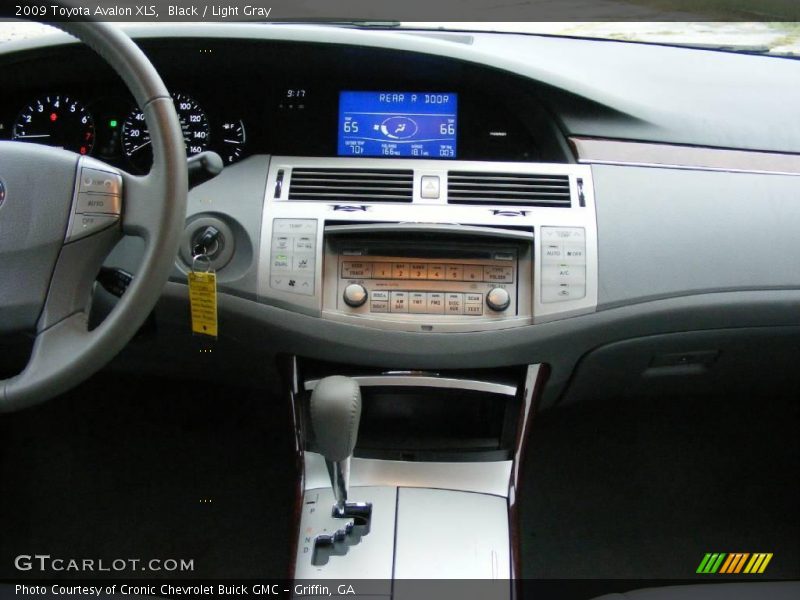 Black / Light Gray 2009 Toyota Avalon XLS