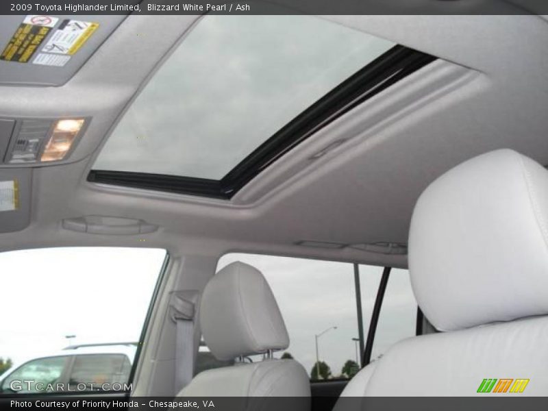 Blizzard White Pearl / Ash 2009 Toyota Highlander Limited