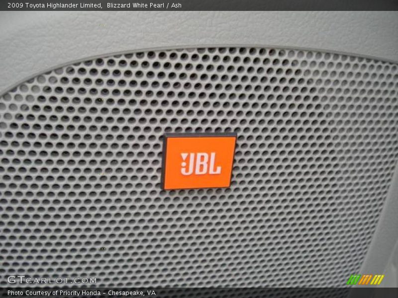 Blizzard White Pearl / Ash 2009 Toyota Highlander Limited