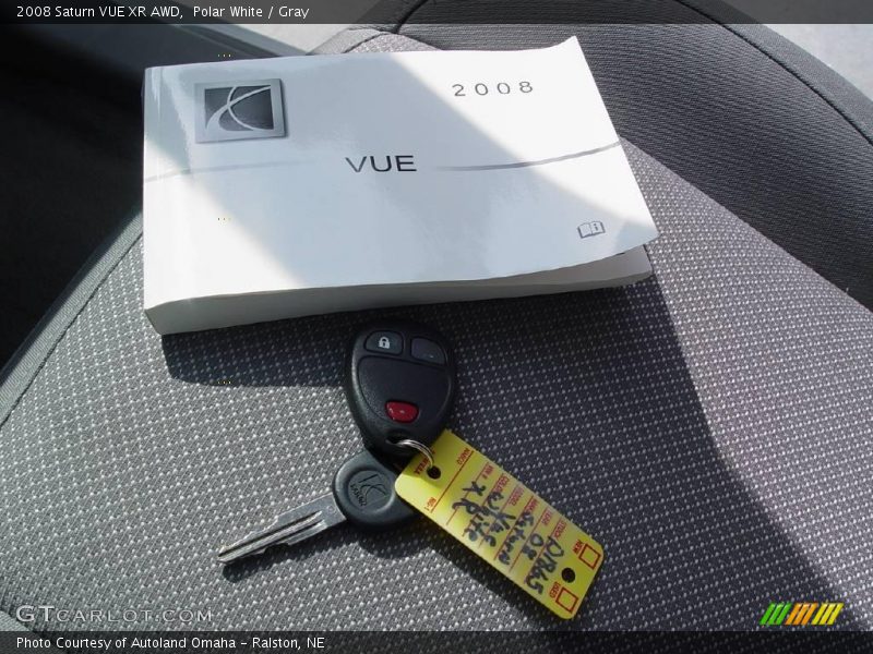 Polar White / Gray 2008 Saturn VUE XR AWD
