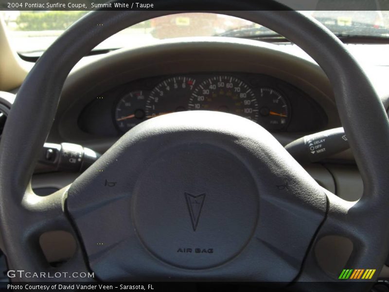 Summit White / Taupe 2004 Pontiac Sunfire Coupe