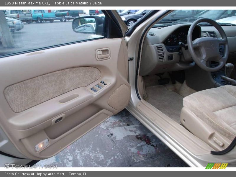 Pebble Beige Metallic / Beige 1998 Nissan Maxima GXE