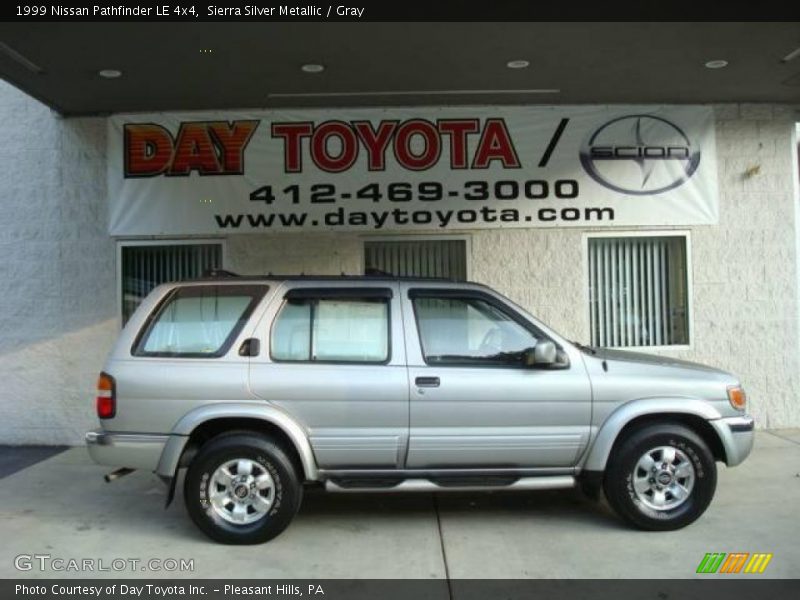 Sierra Silver Metallic / Gray 1999 Nissan Pathfinder LE 4x4