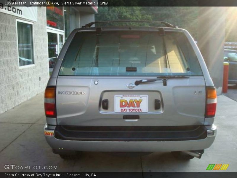 Sierra Silver Metallic / Gray 1999 Nissan Pathfinder LE 4x4