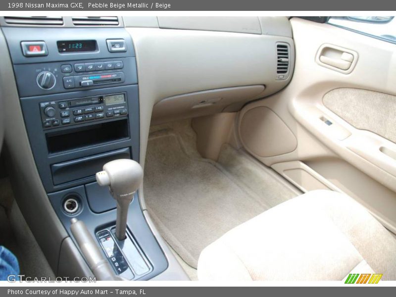 Pebble Beige Metallic / Beige 1998 Nissan Maxima GXE