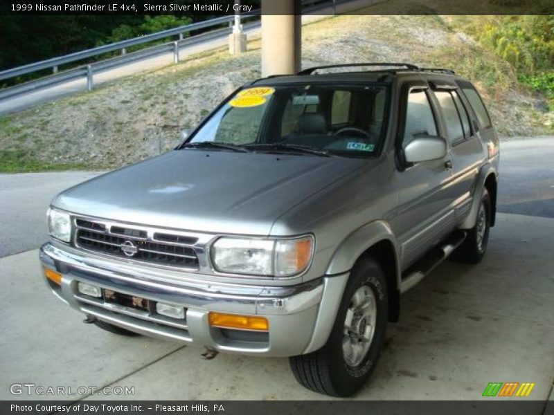 Sierra Silver Metallic / Gray 1999 Nissan Pathfinder LE 4x4