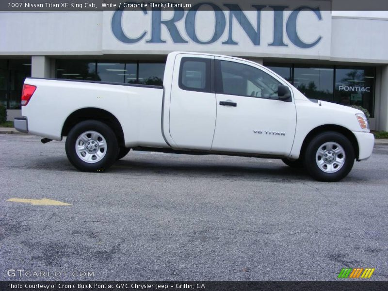 White / Graphite Black/Titanium 2007 Nissan Titan XE King Cab