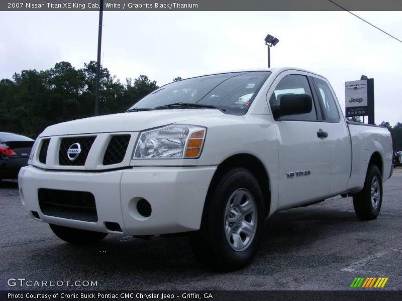 White / Graphite Black/Titanium 2007 Nissan Titan XE King Cab