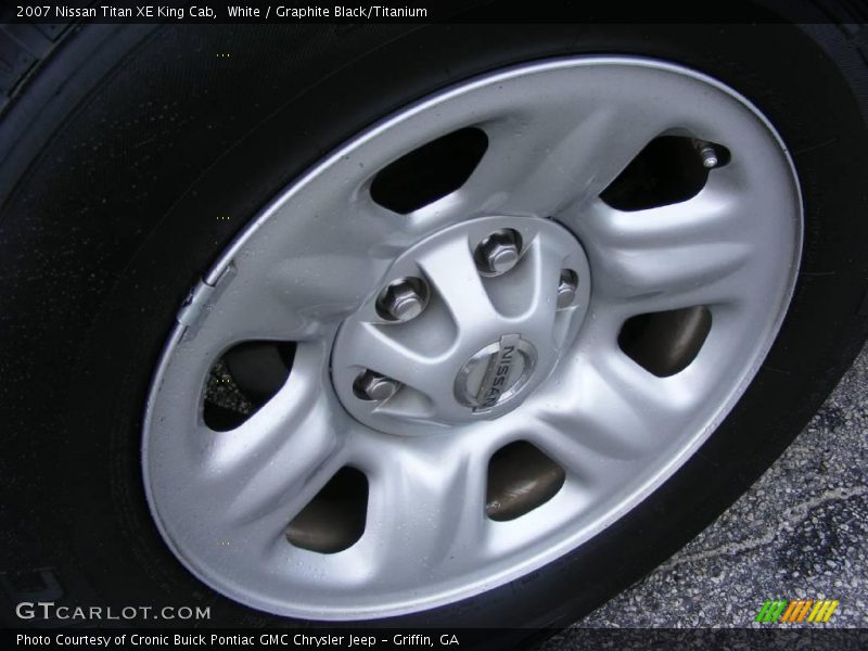 White / Graphite Black/Titanium 2007 Nissan Titan XE King Cab
