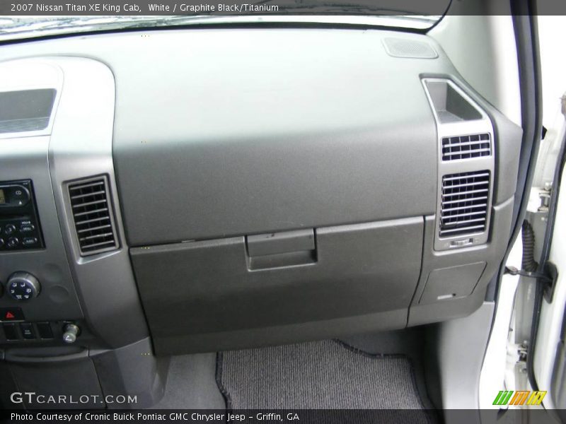 White / Graphite Black/Titanium 2007 Nissan Titan XE King Cab