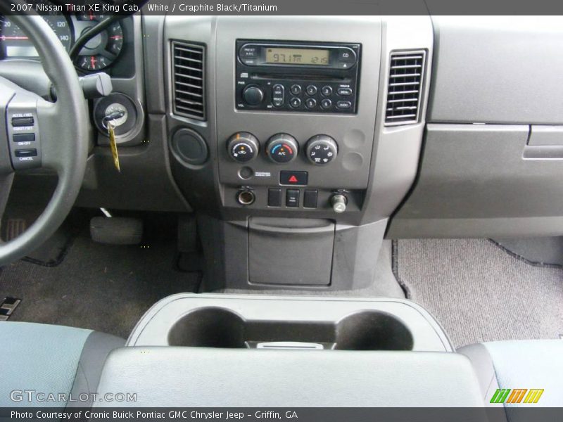 White / Graphite Black/Titanium 2007 Nissan Titan XE King Cab